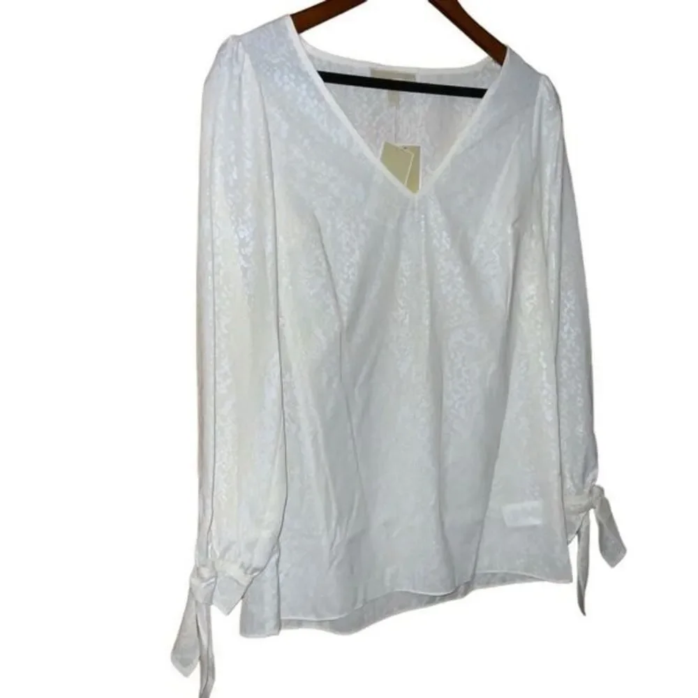 Michel Kors Cream V Neck Blouse Tie Sleeve Long Sleeve Womens Top size XS